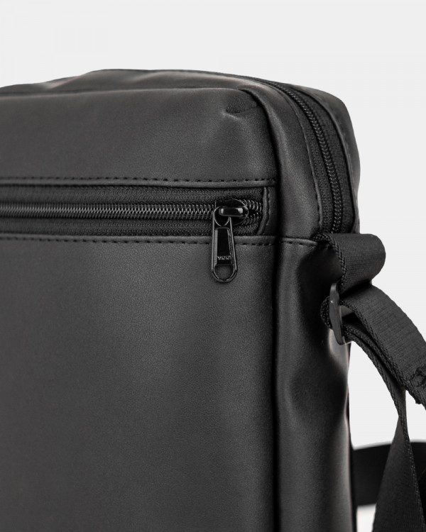 MESSENGER DOPP 01 ECO-LEATHER, BLACK