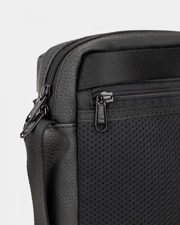 MESSENGER DOPP 01 MATT, BLACK