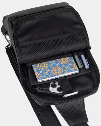 "SHUTTLE UNO BAG 01" ÖKO-LEDER, SCHWARZ