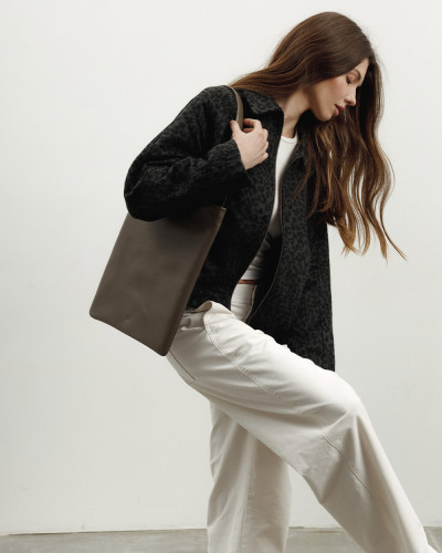 "THEA" LEATHER, WALNUT