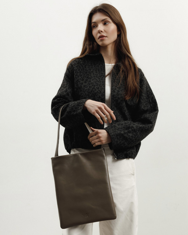THEA LEATHER, WALNUT