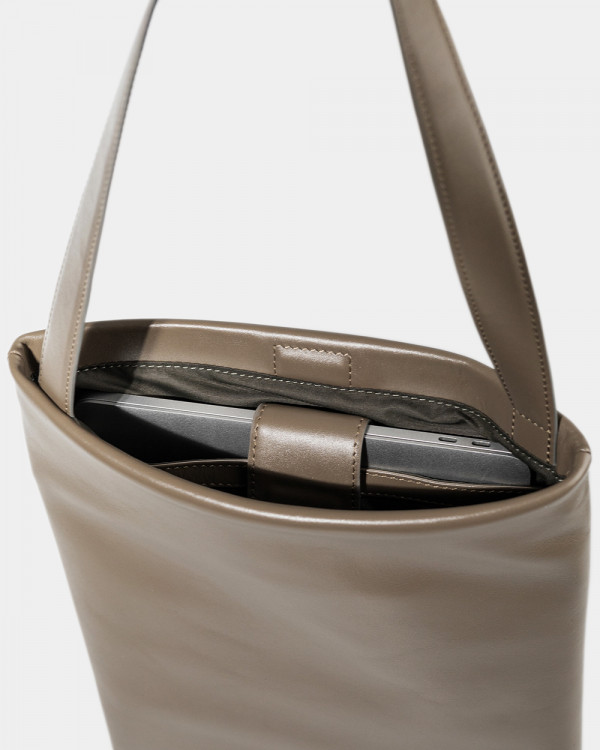THEA LEATHER, WALNUT