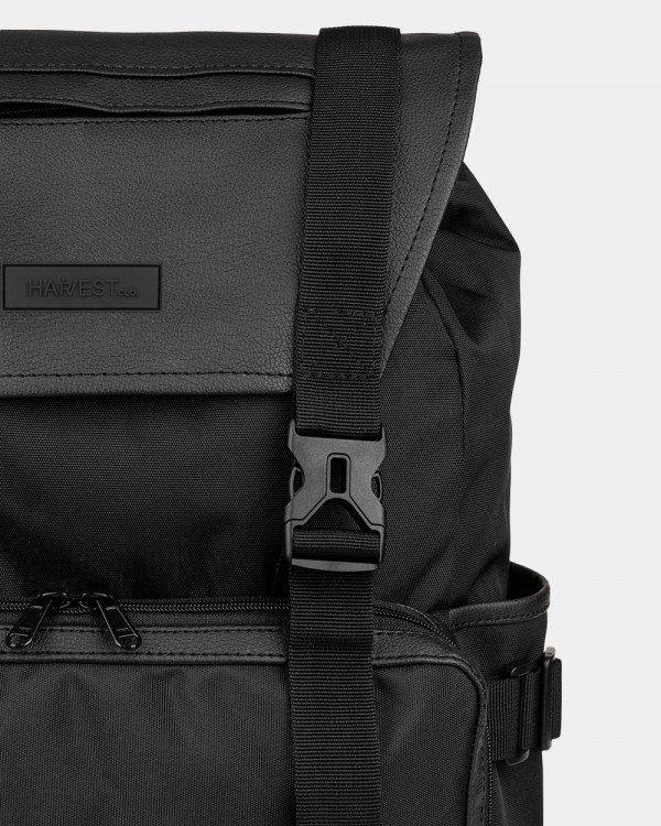 UNIVERSAL BLACK