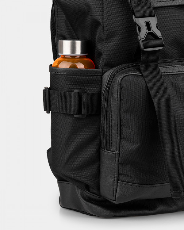 UNIVERSAL BLACK