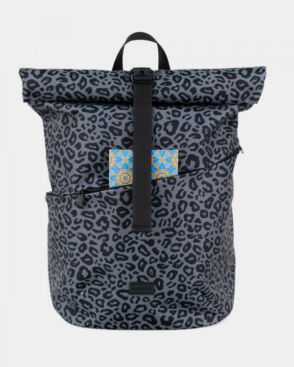 BASIC ROLLTOP PRINT LEOPARD GRAY