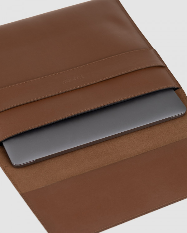 LAPTOP CASE CARAMEL