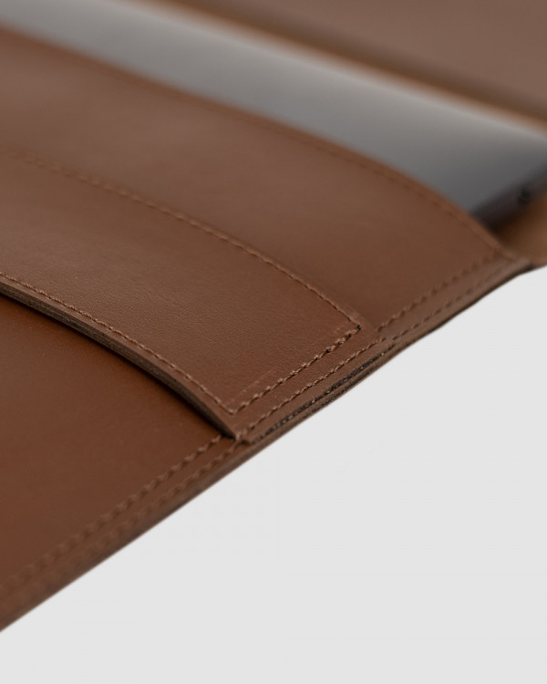 LAPTOP CASE CARAMEL
