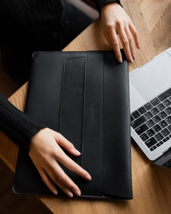 LAPTOP CASE MATT BLACK