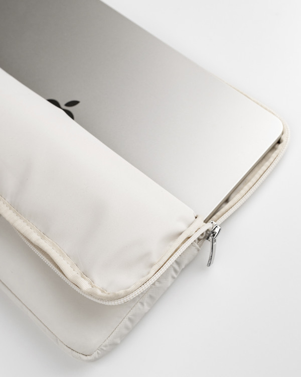 MACBOOK CASE "CHESTER" SOFT, MILKY