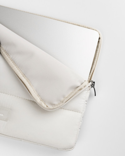 MACBOOK CASE "CHESTER" SOFT, MILKY